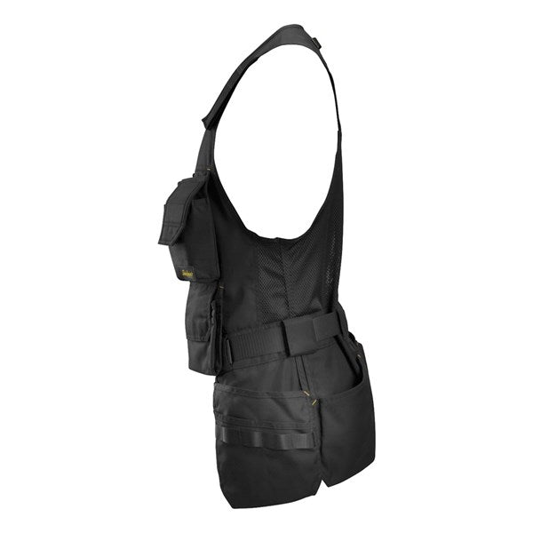 Versatile tool vest with adjustable shoulder straps and integrated belt.