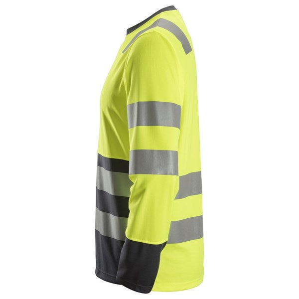 Comfortable and durable high visibility t-shirt in yellow.