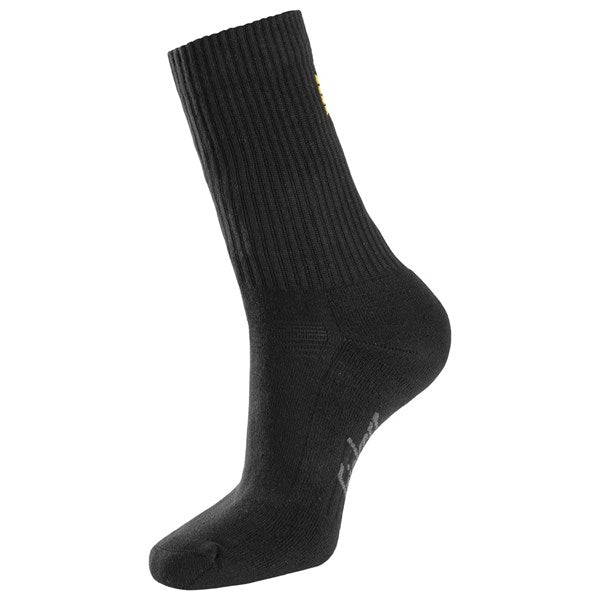 Soft and durable cotton socks 3-pack with reinforced toe and heel.